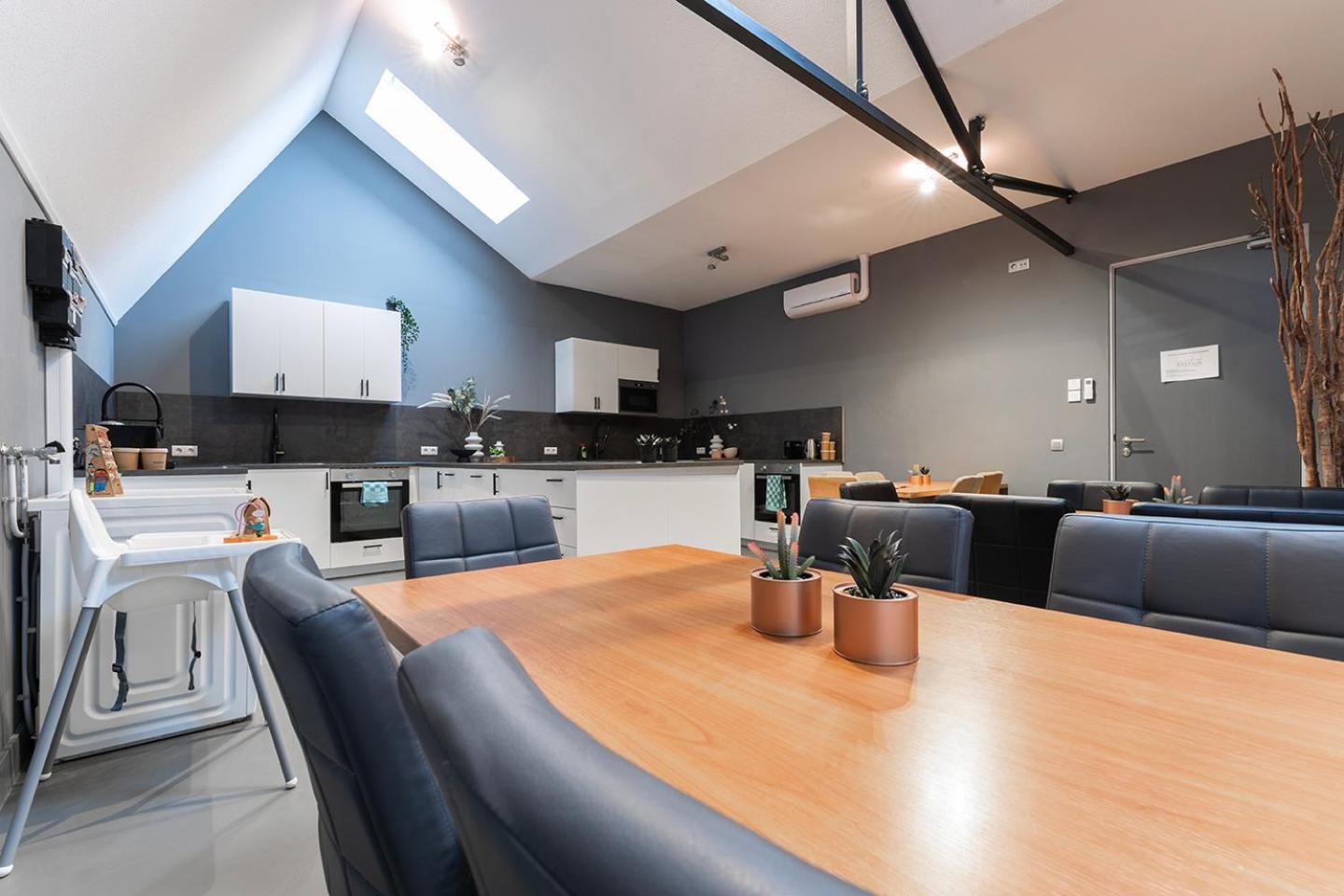 Suite With Wellness Nextdoor And Kitchen Access Oss Eksteriør bilde